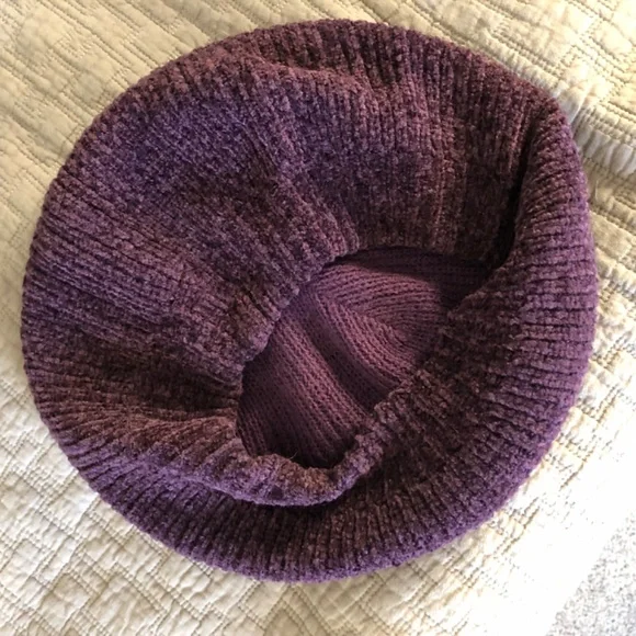 Knit Hat/Beret and Infinity Scarf - Picture 5 of 9